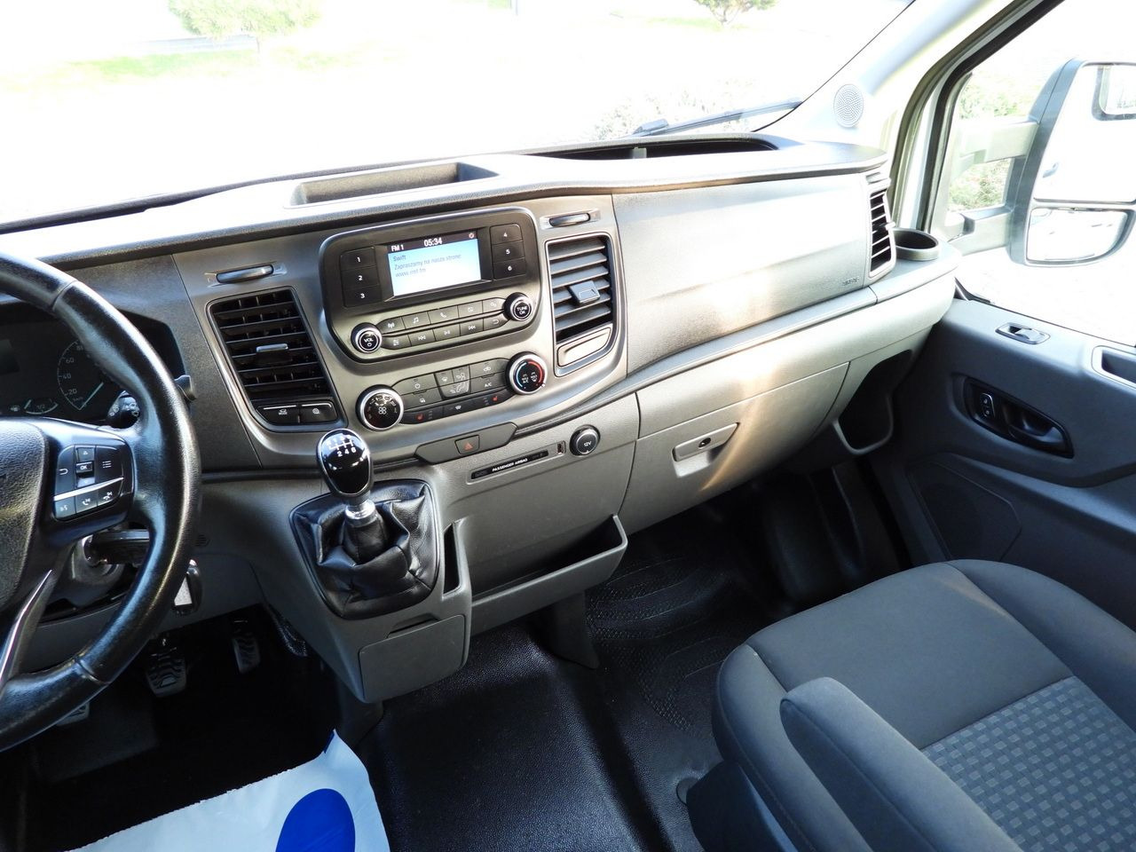 Furgoneta combi FORD TRANSIT 4x4 STAKE BODY DOUBLE CABIN DOKA 6 SEATS CRUISE CONTROL LED LIGHTS AIR CONDITIONING 170HP: foto 35 Furgoneta combi FORD TRANSIT 4x4 STAKE BODY DOUBLE CABIN DOKA 6 SEATS CRUISE CONTROL LED LIGHTS AIR CONDITIONING 170HP: foto 35