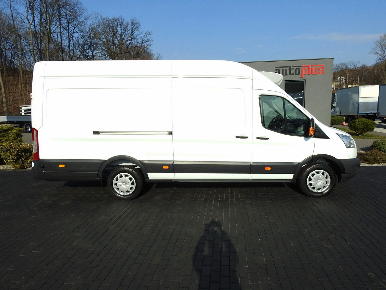 Furgoneta frigorifica FORD TRANSIT REFRIGERATOR VAN 0°C HEATING FUNCTION CRUISE CONTROL LED LIGHTS AIR CONDITIONING 130HP: foto 7 Furgoneta frigorifica FORD TRANSIT REFRIGERATOR VAN 0°C HEATING FUNCTION CRUISE CONTROL LED LIGHTS AIR CONDITIONING 130HP: foto 7