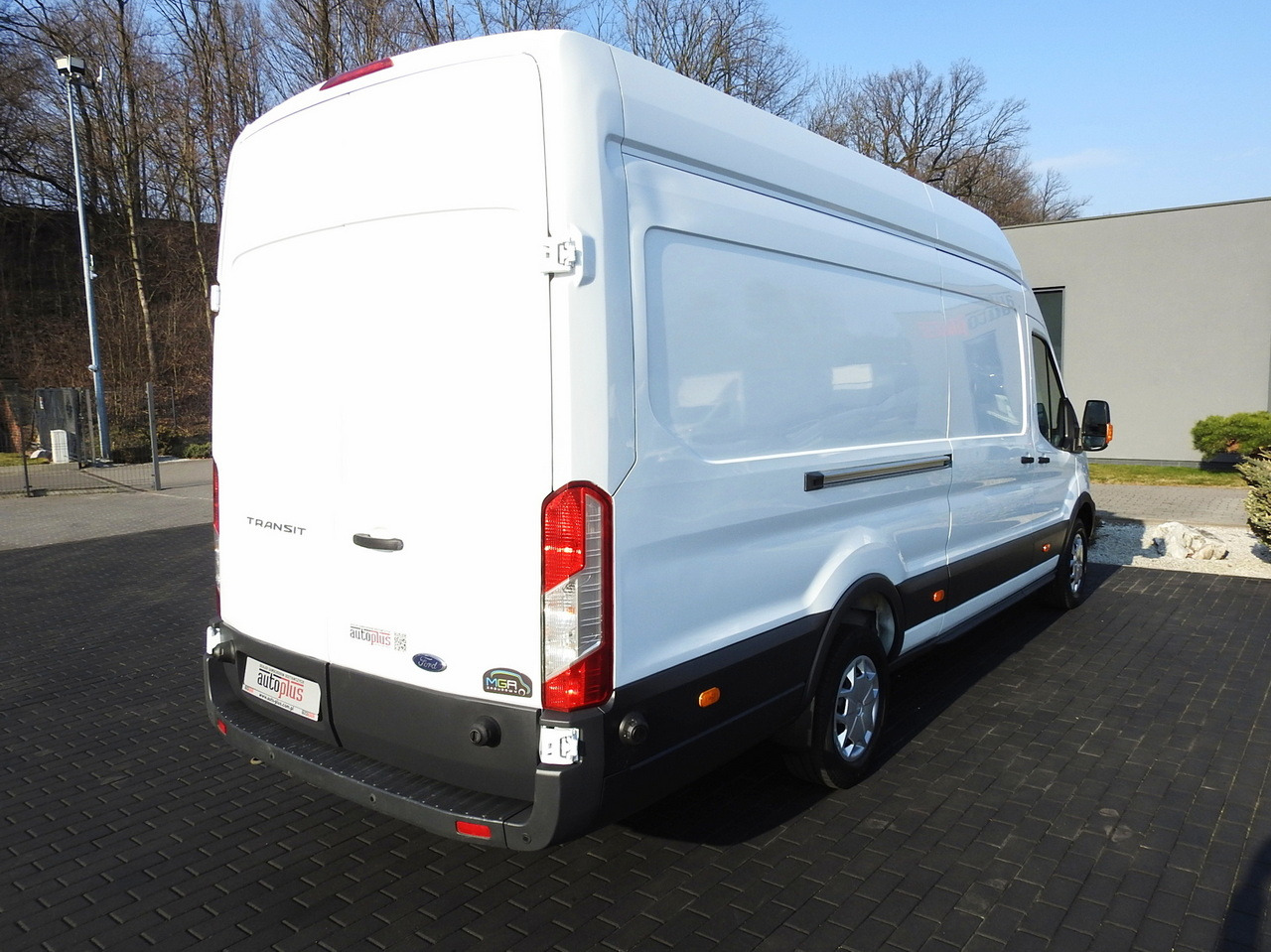 Furgoneta frigorifica FORD TRANSIT REFRIGERATOR VAN 0°C HEATING FUNCTION CRUISE CONTROL LED LIGHTS AIR CONDITIONING 130HP: foto 14 Furgoneta frigorifica FORD TRANSIT REFRIGERATOR VAN 0°C HEATING FUNCTION CRUISE CONTROL LED LIGHTS AIR CONDITIONING 130HP: foto 14