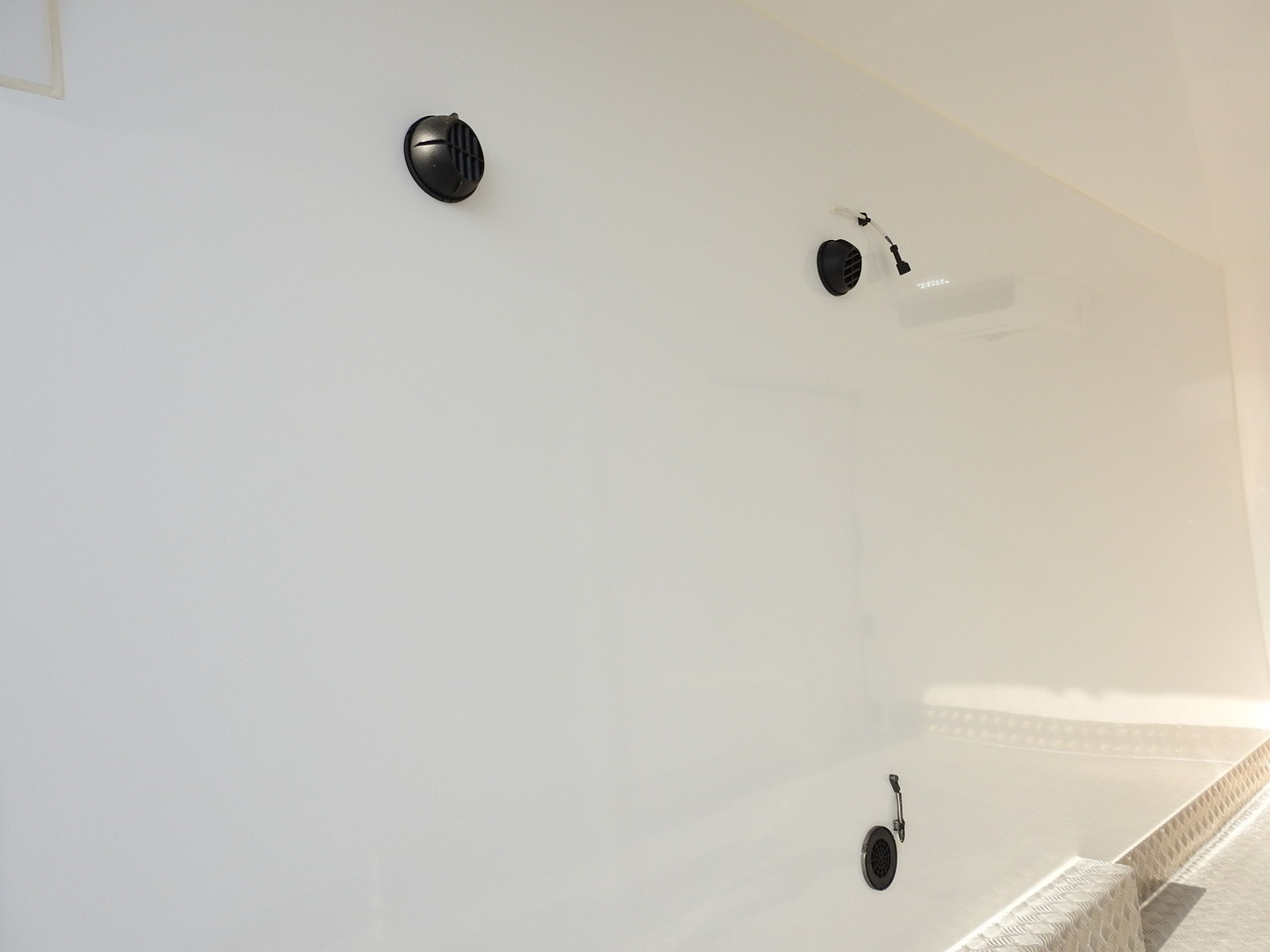 Furgoneta frigorifica FORD TRANSIT REFRIGERATOR VAN 0°C HEATING FUNCTION CRUISE CONTROL LED LIGHTS AIR CONDITIONING 130HP: foto 25 Furgoneta frigorifica FORD TRANSIT REFRIGERATOR VAN 0°C HEATING FUNCTION CRUISE CONTROL LED LIGHTS AIR CONDITIONING 130HP: foto 25