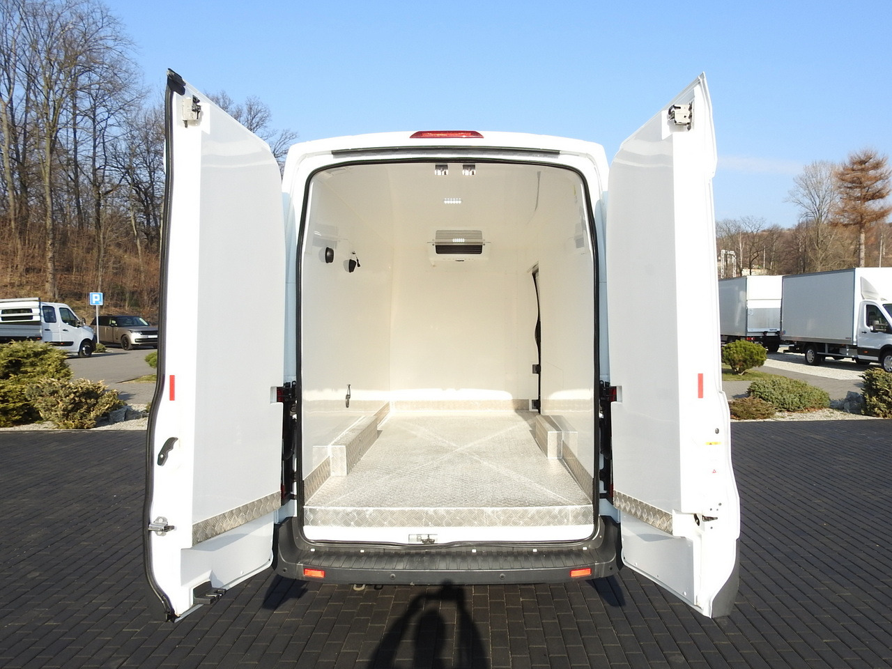 Furgoneta frigorifica FORD TRANSIT REFRIGERATOR VAN 0°C HEATING FUNCTION CRUISE CONTROL LED LIGHTS AIR CONDITIONING 130HP: foto 12 Furgoneta frigorifica FORD TRANSIT REFRIGERATOR VAN 0°C HEATING FUNCTION CRUISE CONTROL LED LIGHTS AIR CONDITIONING 130HP: foto 12