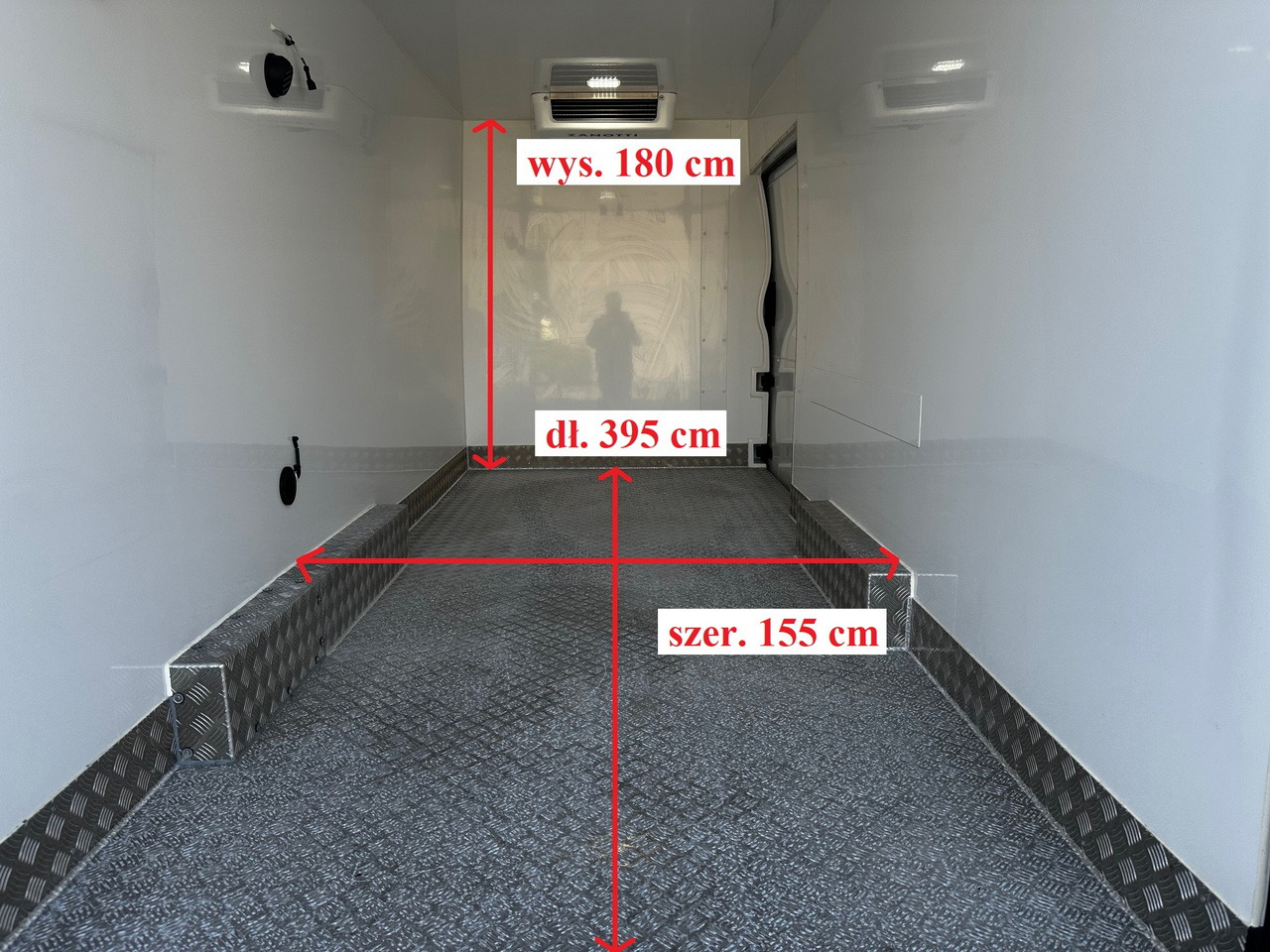 Furgoneta frigorifica FORD TRANSIT REFRIGERATOR VAN 0°C HEATING FUNCTION CRUISE CONTROL LED LIGHTS AIR CONDITIONING 130HP: foto 13 Furgoneta frigorifica FORD TRANSIT REFRIGERATOR VAN 0°C HEATING FUNCTION CRUISE CONTROL LED LIGHTS AIR CONDITIONING 130HP: foto 13