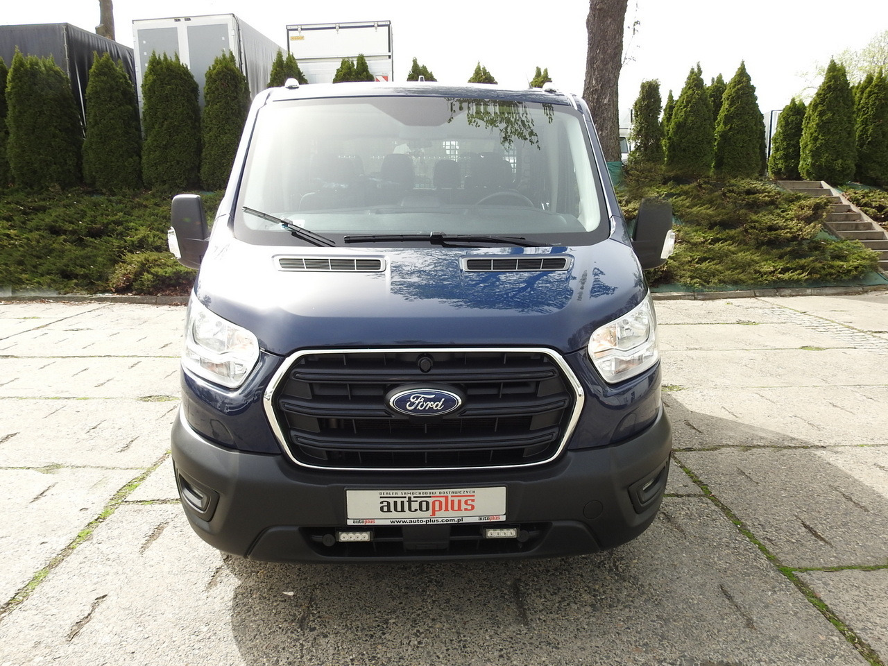 FORD TRANSIT STAKE BODY DOUBLE CABIN DOKA 7 SEATS CRUISE CONTROL AIR CONDITIONING LED LIGHTS 130HP - Furgoneta caja abierta: foto 5 FORD TRANSIT STAKE BODY DOUBLE CABIN DOKA 7 SEATS CRUISE CONTROL AIR CONDITIONING LED LIGHTS 130HP - Furgoneta caja abierta: foto 5