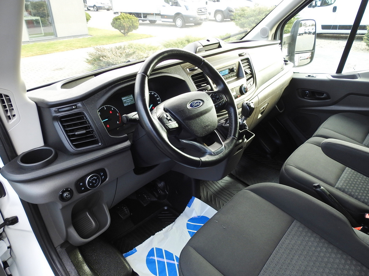 FORD TRANSIT TARPAULIN 10 PALLETS WEBASTO CRUISE CONTROL AIR CONDITIONING LED LIGHTS 160HP - Furgoneta con lona: foto 2 FORD TRANSIT TARPAULIN 10 PALLETS WEBASTO CRUISE CONTROL AIR CONDITIONING LED LIGHTS 160HP - Furgoneta con lona: foto 2