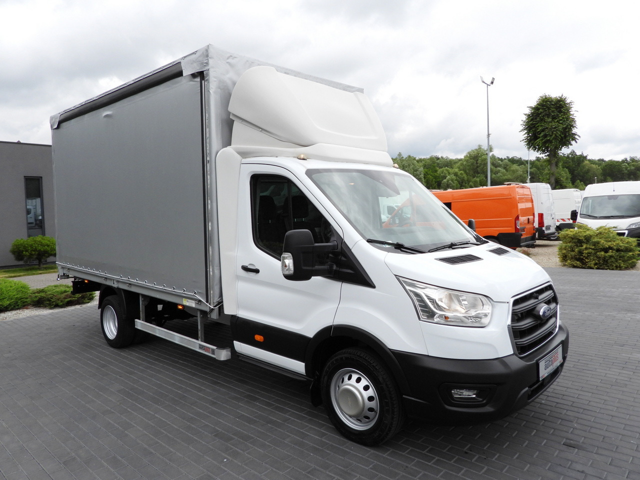 FORD TRANSIT TARPAULIN 8 PALLETS CRUISE CONTROL LED LIGHTS TWIN WHEELS AIR CONDITIONING 130HP - Furgoneta con lona: foto 4 FORD TRANSIT TARPAULIN 8 PALLETS CRUISE CONTROL LED LIGHTS TWIN WHEELS AIR CONDITIONING 130HP - Furgoneta con lona: foto 4