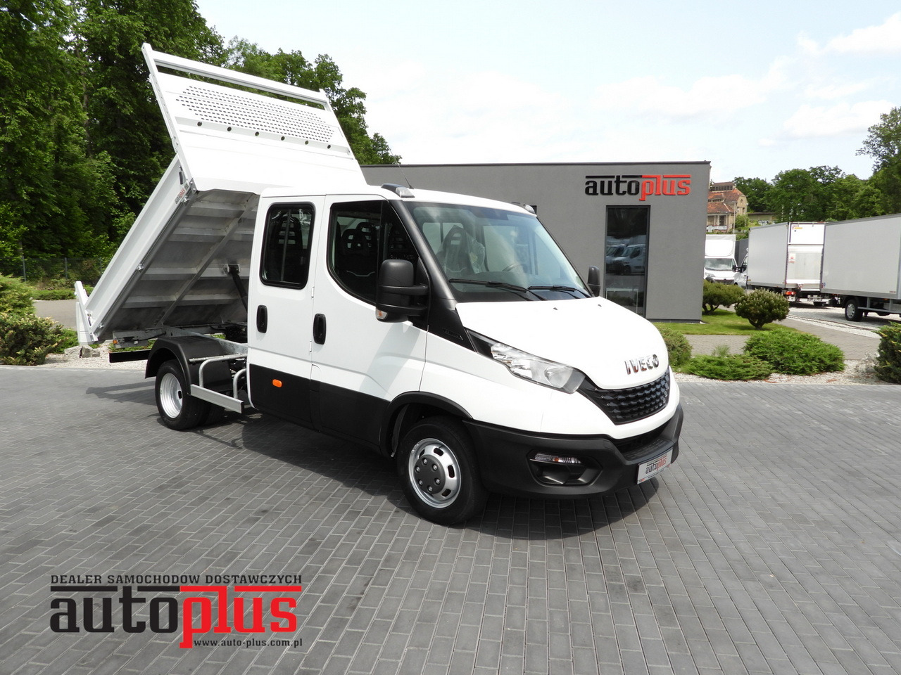 IVECO DAILY 35C14 TIPPER DOUBLE CABIN DOKA 6 SEATS CRUISE CONTROL TWIN WHEELS AIR CONDITIONING 140HP - Furgoneta: foto 1 IVECO DAILY 35C14 TIPPER DOUBLE CABIN DOKA 6 SEATS CRUISE CONTROL TWIN WHEELS AIR CONDITIONING 140HP - Furgoneta: foto 1