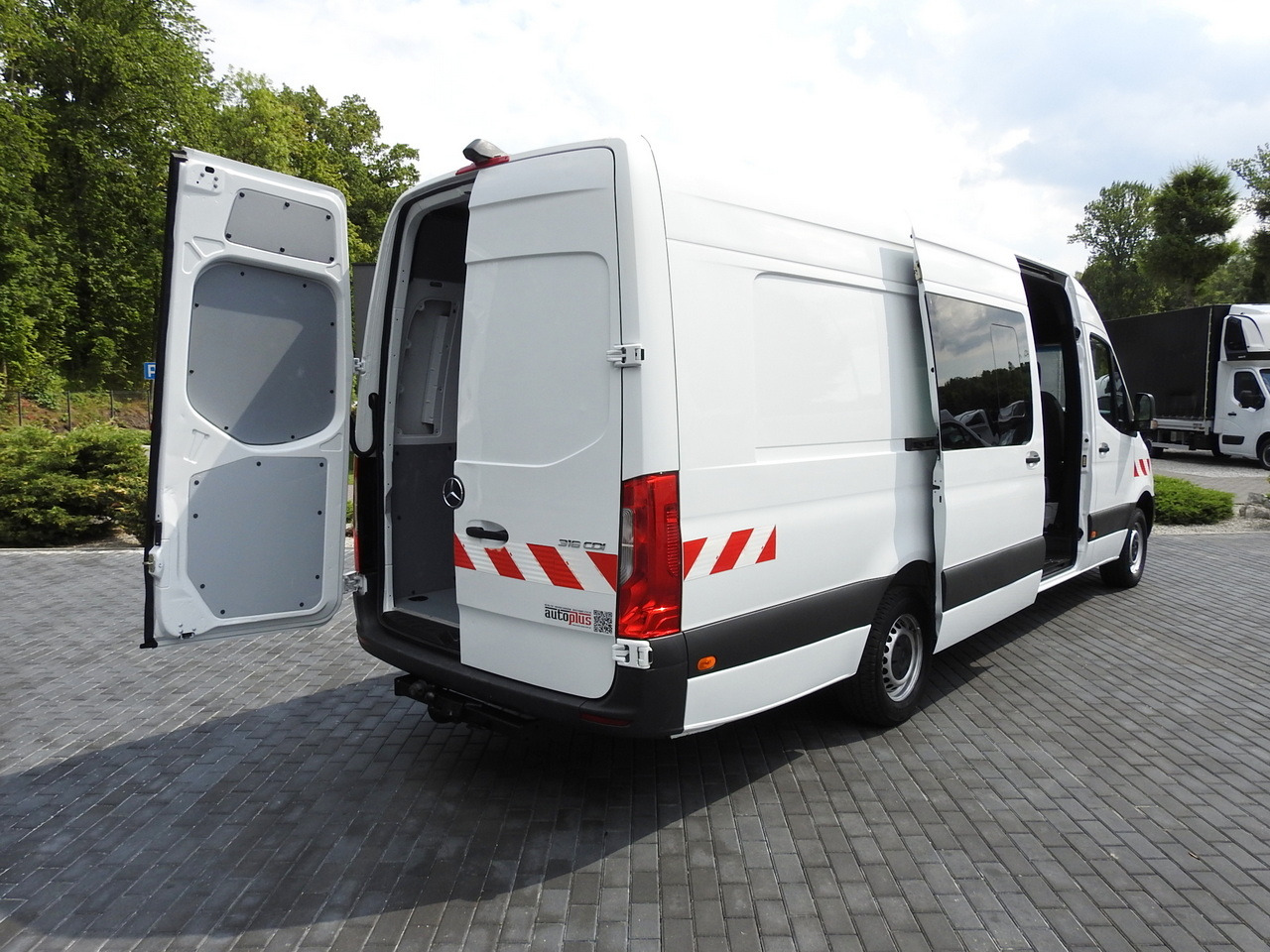 MERCEDES SPRINTER BOX DELIVERY VAN 5 SEATS CRUISE CONTROL NAVIGATION AIR CONDITIONING AUTOMATIC TRANSMISSION 160HP - Furgoneta: foto 3 MERCEDES SPRINTER BOX DELIVERY VAN 5 SEATS CRUISE CONTROL NAVIGATION AIR CONDITIONING AUTOMATIC TRANSMISSION 160HP - Furgoneta: foto 3