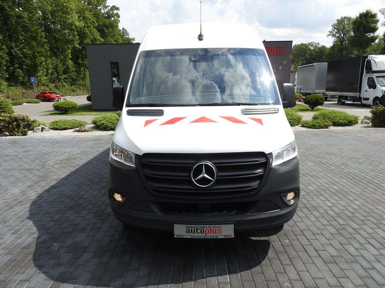 MERCEDES SPRINTER BOX DELIVERY VAN 5 SEATS CRUISE CONTROL NAVIGATION AIR CONDITIONING AUTOMATIC TRANSMISSION 160HP - Furgoneta: foto 5 MERCEDES SPRINTER BOX DELIVERY VAN 5 SEATS CRUISE CONTROL NAVIGATION AIR CONDITIONING AUTOMATIC TRANSMISSION 160HP - Furgoneta: foto 5