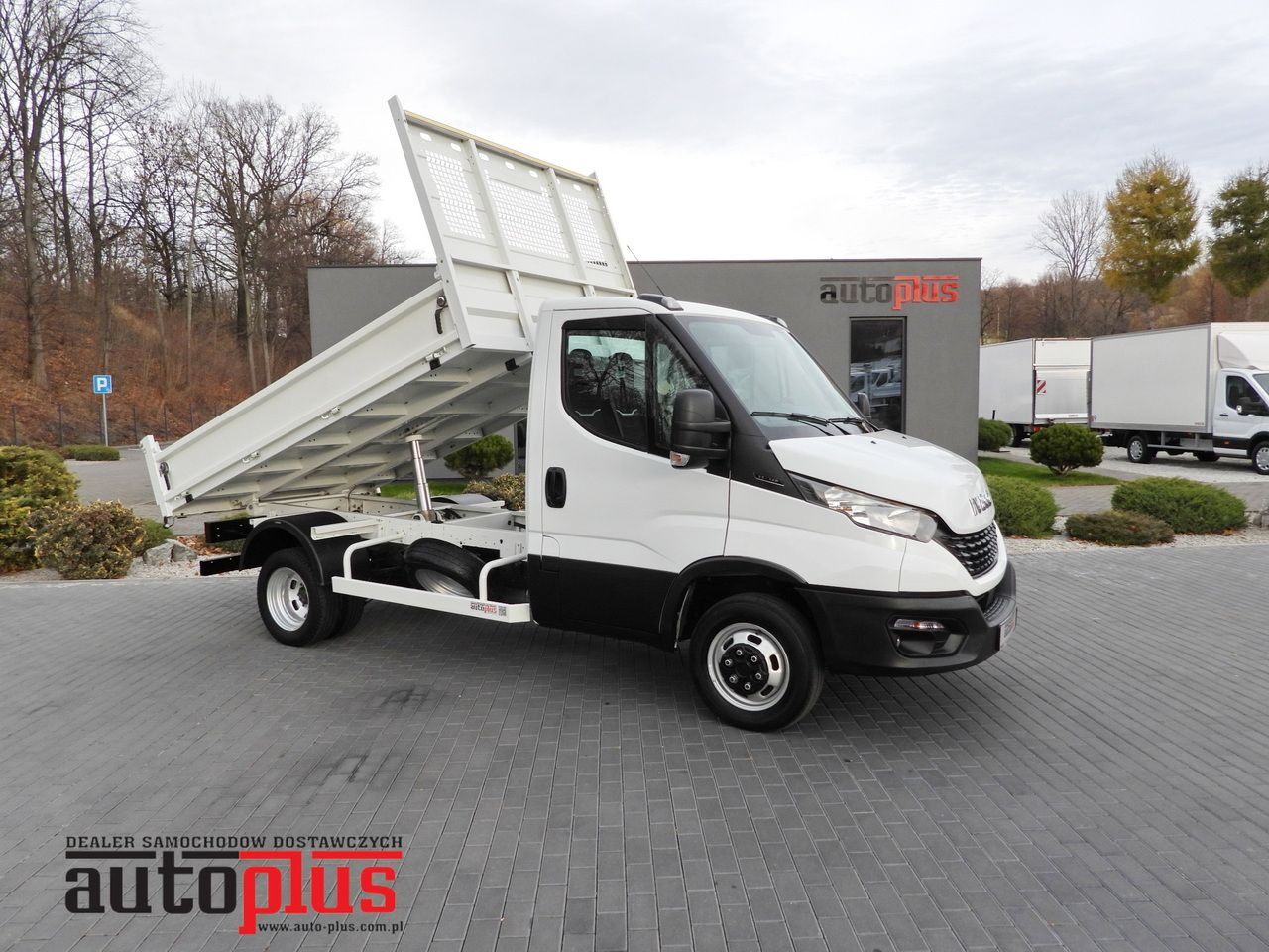 IVECO DAILY 35C14 TIPPER CRUISE CONTROL TWIN WHEELS AIR CONDITIONING 140HP - Furgoneta basculante: foto 1 IVECO DAILY 35C14 TIPPER CRUISE CONTROL TWIN WHEELS AIR CONDITIONING 140HP - Furgoneta basculante: foto 1