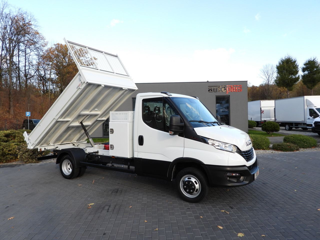 IVECO DAILY 35C16 TIPPER CRUISE CONTROL TWIN WHEELS AIR CONDITIONING 160HP - Furgoneta basculante: foto 1 IVECO DAILY 35C16 TIPPER CRUISE CONTROL TWIN WHEELS AIR CONDITIONING 160HP - Furgoneta basculante: foto 1