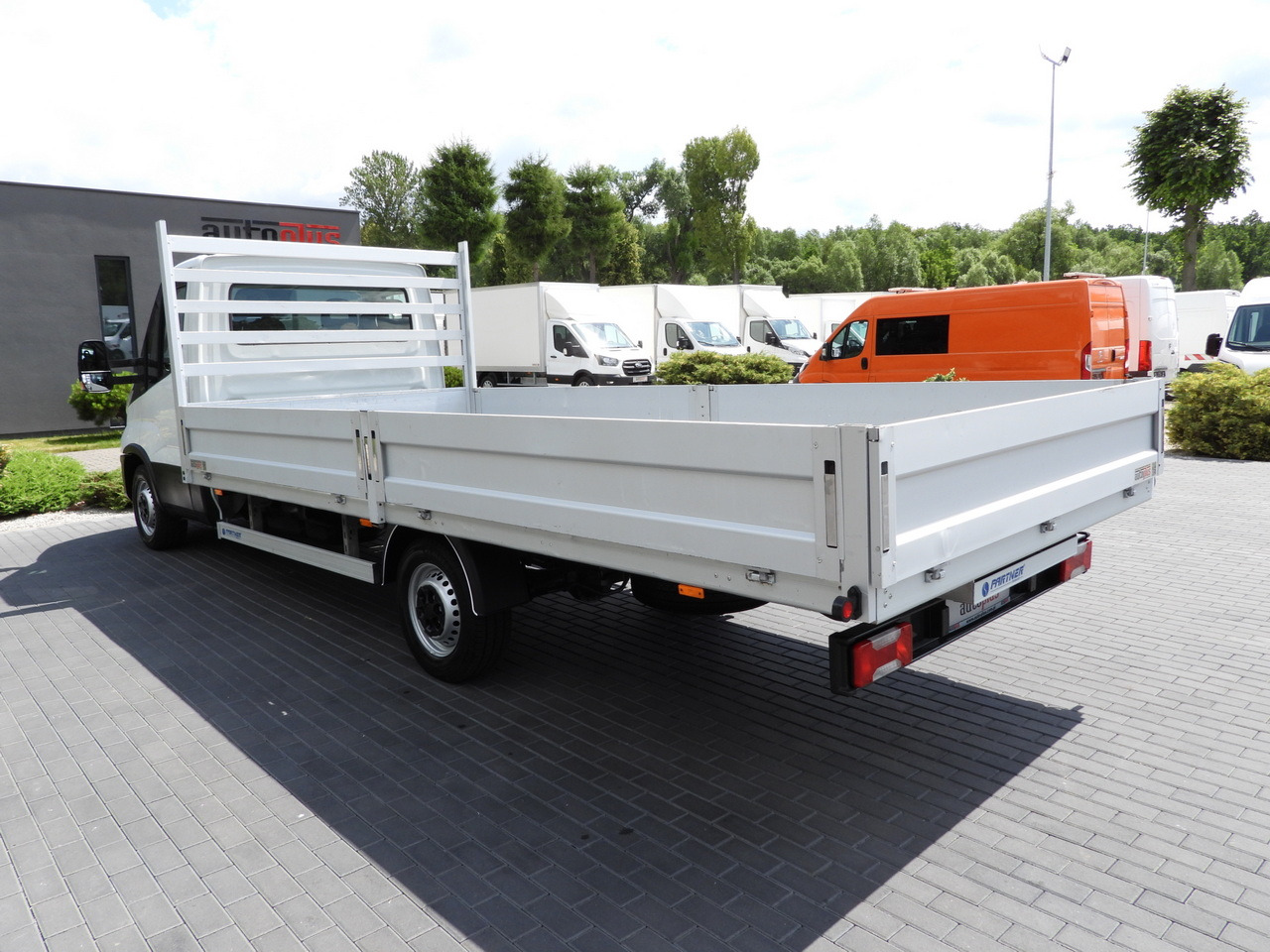 Furgoneta caja abierta IVECO DAILY 35S16 STAKE BODY 10 PALLETS CRUISE CONTROL AIR CONDITIONING 160HP: foto 9 Furgoneta caja abierta IVECO DAILY 35S16 STAKE BODY 10 PALLETS CRUISE CONTROL AIR CONDITIONING 160HP: foto 9