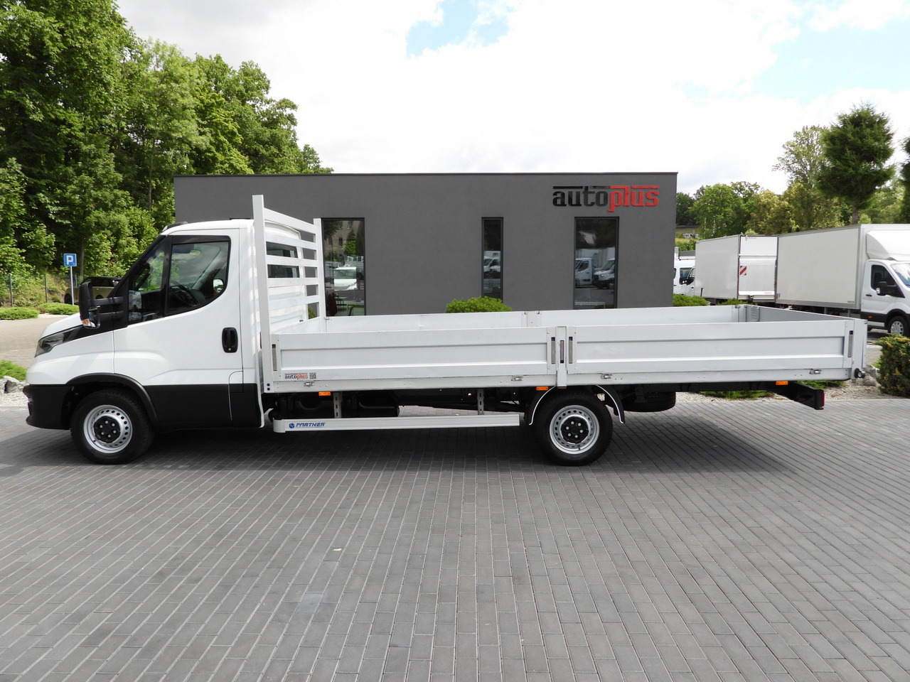Furgoneta caja abierta IVECO DAILY 35S16 STAKE BODY 10 PALLETS CRUISE CONTROL AIR CONDITIONING 160HP: foto 8 Furgoneta caja abierta IVECO DAILY 35S16 STAKE BODY 10 PALLETS CRUISE CONTROL AIR CONDITIONING 160HP: foto 8