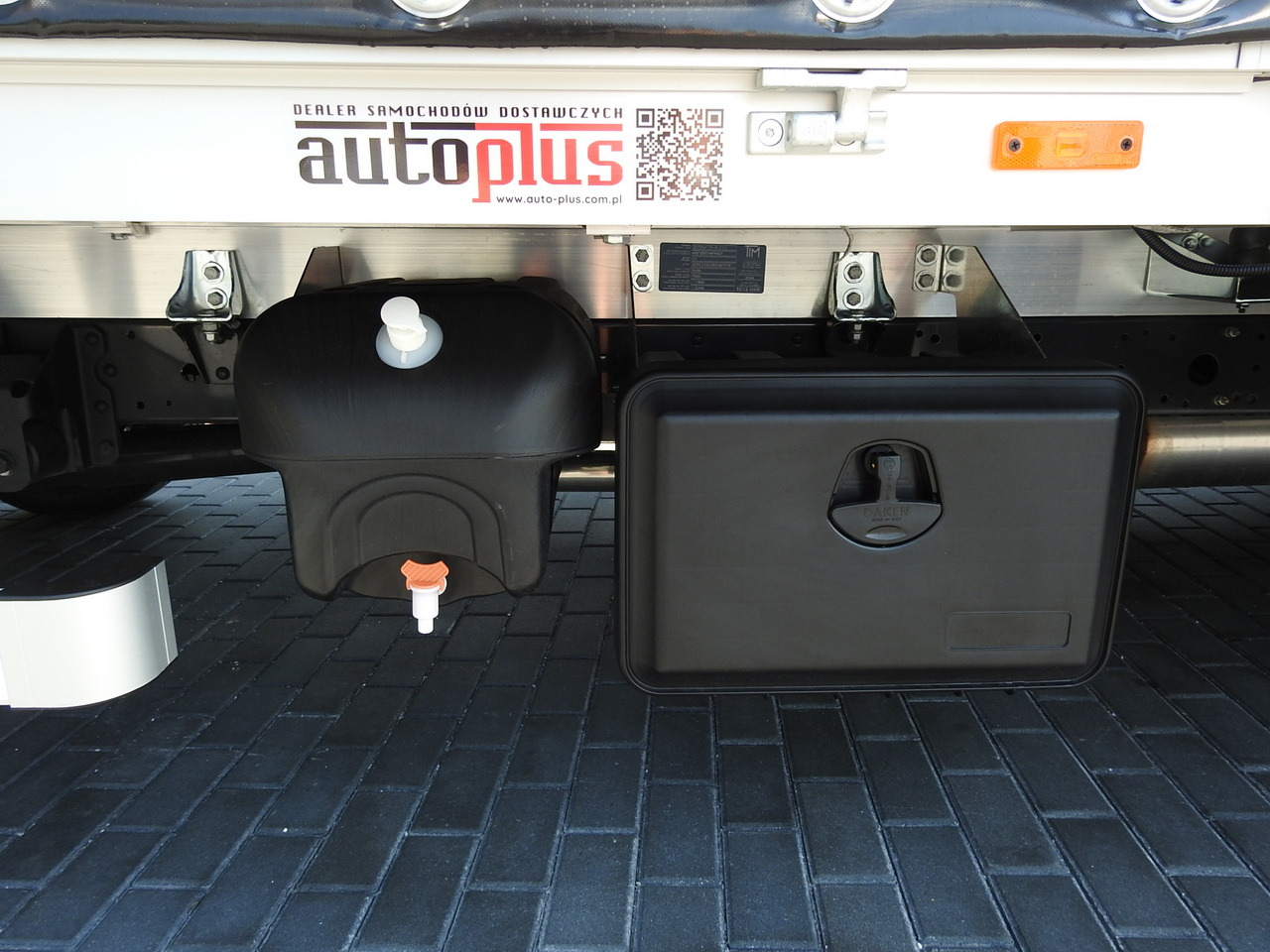 Furgoneta con lona nuevo IVECO DAILY 35S18 NEW TARPAULIN 8 PALLETS CRUISE CONTROL NAVIGATION LED LIGHTS AUTOMATIC TRANSMISSION HI-MATIC MANUFACTURERS WARRANTY 180HP: foto 27 Furgoneta con lona nuevo IVECO DAILY 35S18 NEW TARPAULIN 8 PALLETS CRUISE CONTROL NAVIGATION LED LIGHTS AUTOMATIC TRANSMISSION HI-MATIC MANUFACTURERS WARRANTY 180HP: foto 27