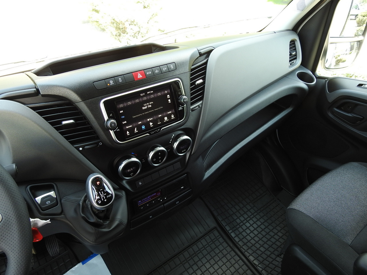 Furgoneta con lona nuevo IVECO DAILY 35S18 NEW TARPAULIN 8 PALLETS CRUISE CONTROL NAVIGATION LED LIGHTS AUTOMATIC TRANSMISSION HI-MATIC MANUFACTURERS WARRANTY 180HP: foto 39 Furgoneta con lona nuevo IVECO DAILY 35S18 NEW TARPAULIN 8 PALLETS CRUISE CONTROL NAVIGATION LED LIGHTS AUTOMATIC TRANSMISSION HI-MATIC MANUFACTURERS WARRANTY 180HP: foto 39