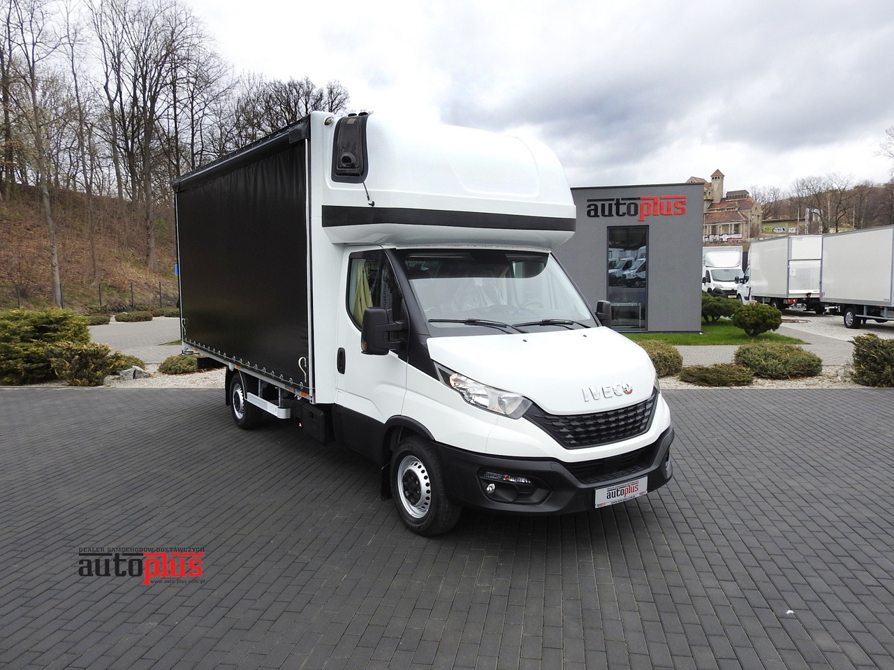 IVECO DAILY 35S18 TARPAULIN 10 PALLETS WEBASTO CRUISE CONTROL AIR CONDITIONING 180HP - Furgoneta con lona: foto 1 IVECO DAILY 35S18 TARPAULIN 10 PALLETS WEBASTO CRUISE CONTROL AIR CONDITIONING 180HP - Furgoneta con lona: foto 1
