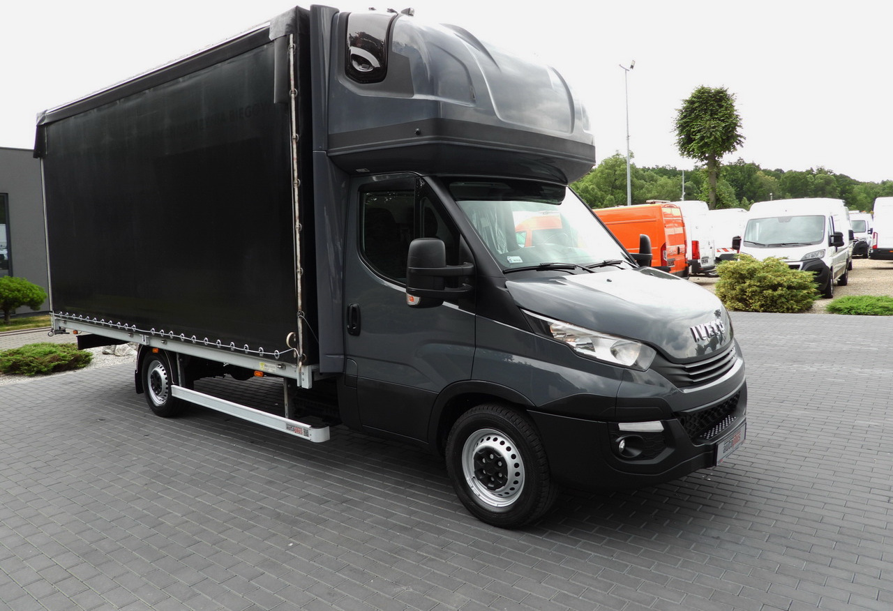 IVECO DAILY 35S18 TARPAULIN 10 PALLETS WEBASTO CRUISE CONTROL PNEUMATICS AUTOMATIC TRANSMISSION HI-MATIC AIR CONDITIONING 180HP - Furgoneta con lona: foto 4 IVECO DAILY 35S18 TARPAULIN 10 PALLETS WEBASTO CRUISE CONTROL PNEUMATICS AUTOMATIC TRANSMISSION HI-MATIC AIR CONDITIONING 180HP - Furgoneta con lona: foto 4