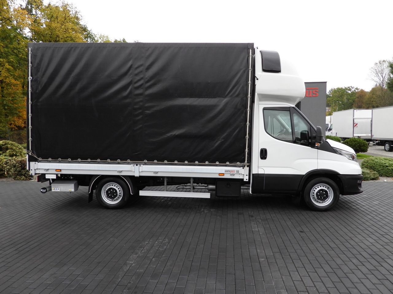 Furgoneta con lona IVECO DAILY 35S18 TARPAULIN LIFT 8 PALLETS WEBASTO CRUISE CONTROL AIR CONDITIONING  180HP: foto 7 Furgoneta con lona IVECO DAILY 35S18 TARPAULIN LIFT 8 PALLETS WEBASTO CRUISE CONTROL AIR CONDITIONING  180HP: foto 7