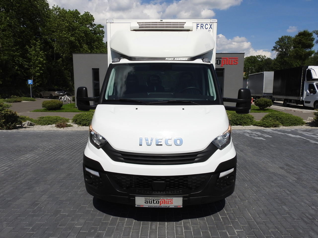 IVECO DAILY 50C15 REGRIGERATOR BOX -5*C POWER SUPPLY 230V AIR CONDITIONING TWIN WHEELS 150HP - Furgoneta frigorifica: foto 5 IVECO DAILY 50C15 REGRIGERATOR BOX -5*C POWER SUPPLY 230V AIR CONDITIONING TWIN WHEELS 150HP - Furgoneta frigorifica: foto 5