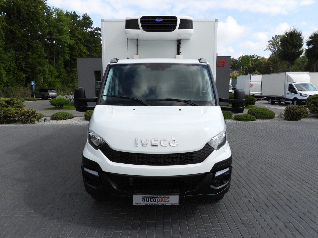IVECO DAILY 70C17 REFRIGERATOR 1*C LIFT 10 PALLETS POWER SUPPLY 230V CRUISE CONTROL AIR CONDITIONING PNEUMATICS AUTOMATIC TRANSMISSION HI-MATIC TWIN WHEELS  170HP - Camión frigorífico: foto 5 IVECO DAILY 70C17 REFRIGERATOR 1*C LIFT 10 PALLETS POWER SUPPLY 230V CRUISE CONTROL AIR CONDITIONING PNEUMATICS AUTOMATIC TRANSMISSION HI-MATIC TWIN WHEELS  170HP - Camión frigorífico: foto 5