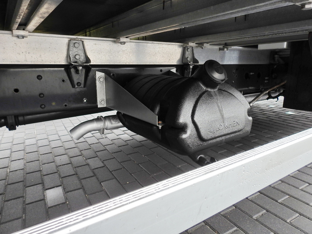Leasing de IVECO DAILY 70C18 TARPAULIN LIFT 12 PALLETS WEBASTO CRUISE CONTROL TWIN WHEELS AIR CONDITIONING  180HP IVECO DAILY 70C18 TARPAULIN LIFT 12 PALLETS WEBASTO CRUISE CONTROL TWIN WHEELS AIR CONDITIONING  180HP: foto 26