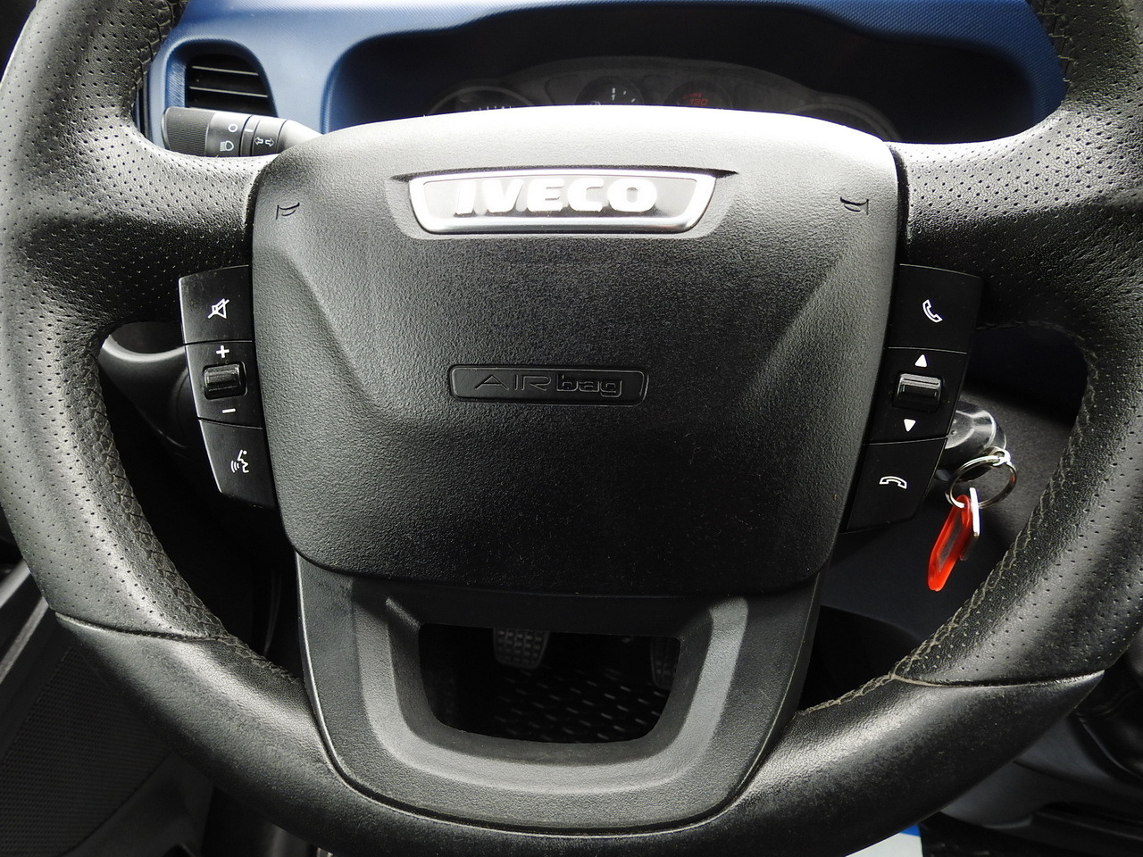Leasing de IVECO DAILY 70C18 TARPAULIN LIFT 12 PALLETS WEBASTO CRUISE CONTROL TWIN WHEELS AIR CONDITIONING  180HP IVECO DAILY 70C18 TARPAULIN LIFT 12 PALLETS WEBASTO CRUISE CONTROL TWIN WHEELS AIR CONDITIONING  180HP: foto 34