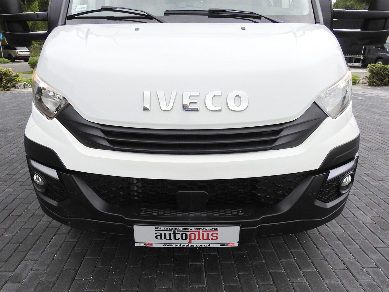 Leasing de IVECO DAILY 70C18 TARPAULIN LIFT 12 PALLETS WEBASTO CRUISE CONTROL TWIN WHEELS AIR CONDITIONING  180HP IVECO DAILY 70C18 TARPAULIN LIFT 12 PALLETS WEBASTO CRUISE CONTROL TWIN WHEELS AIR CONDITIONING  180HP: foto 17
