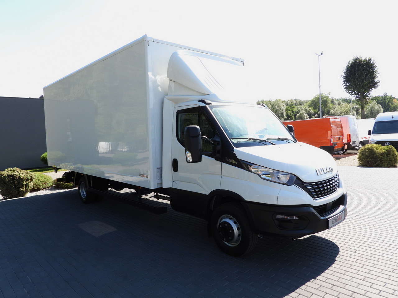 IVECO DAILY 72C18 LIFT 14 PALLETS CRUISE CONTROL PNEUMATICS AUTOMATIC TRANSMISSION HI-MATIC TWIN WHEELS AIR CONDITIONING 180HP - Furgoneta caja cerrada: foto 4 IVECO DAILY 72C18 LIFT 14 PALLETS CRUISE CONTROL PNEUMATICS AUTOMATIC TRANSMISSION HI-MATIC TWIN WHEELS AIR CONDITIONING 180HP - Furgoneta caja cerrada: foto 4