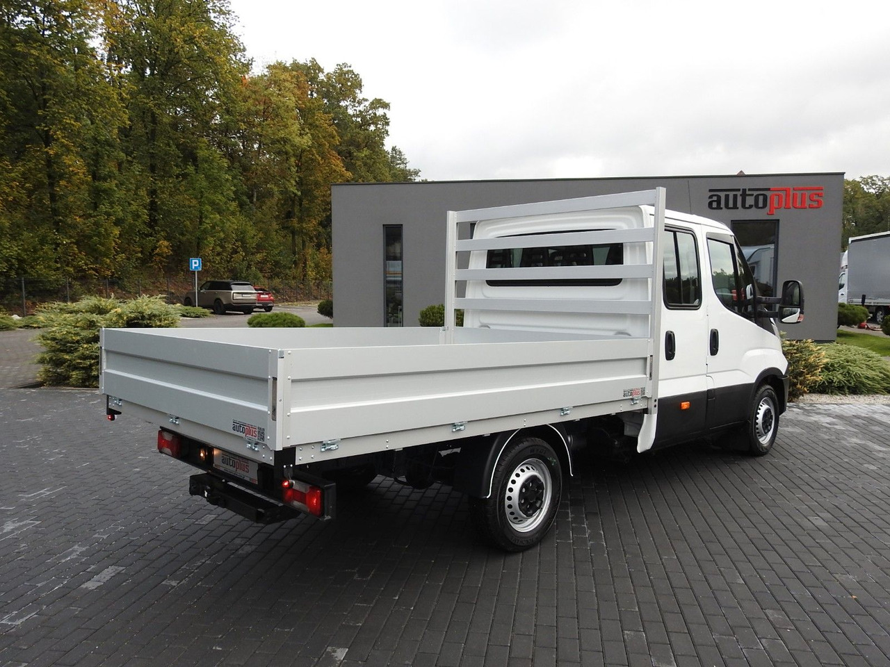 Iveco DAILY 35S15 PRITSCHE DOPPELKABINE DOKA 7 SITZE - Furgoneta caja abierta, Furgoneta combi: foto 3 Iveco DAILY 35S15 PRITSCHE DOPPELKABINE DOKA 7 SITZE - Furgoneta caja abierta, Furgoneta combi: foto 3