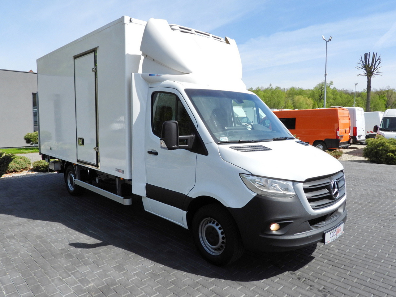 MERCEDES SPRINTER 316 REGRIGERATOR BOX 0*C LIFT 8 PALLETS CRUISE CONTROL PNEUMATICS AIR CONDITIONING 160HP - Furgoneta frigorifica: foto 4 MERCEDES SPRINTER 316 REGRIGERATOR BOX 0*C LIFT 8 PALLETS CRUISE CONTROL PNEUMATICS AIR CONDITIONING 160HP - Furgoneta frigorifica: foto 4