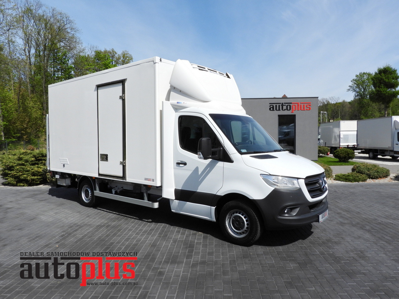 MERCEDES SPRINTER 316 REGRIGERATOR BOX 0*C LIFT 8 PALLETS CRUISE CONTROL PNEUMATICS AIR CONDITIONING  160HP - Furgoneta frigorifica: foto 1 MERCEDES SPRINTER 316 REGRIGERATOR BOX 0*C LIFT 8 PALLETS CRUISE CONTROL PNEUMATICS AIR CONDITIONING  160HP - Furgoneta frigorifica: foto 1