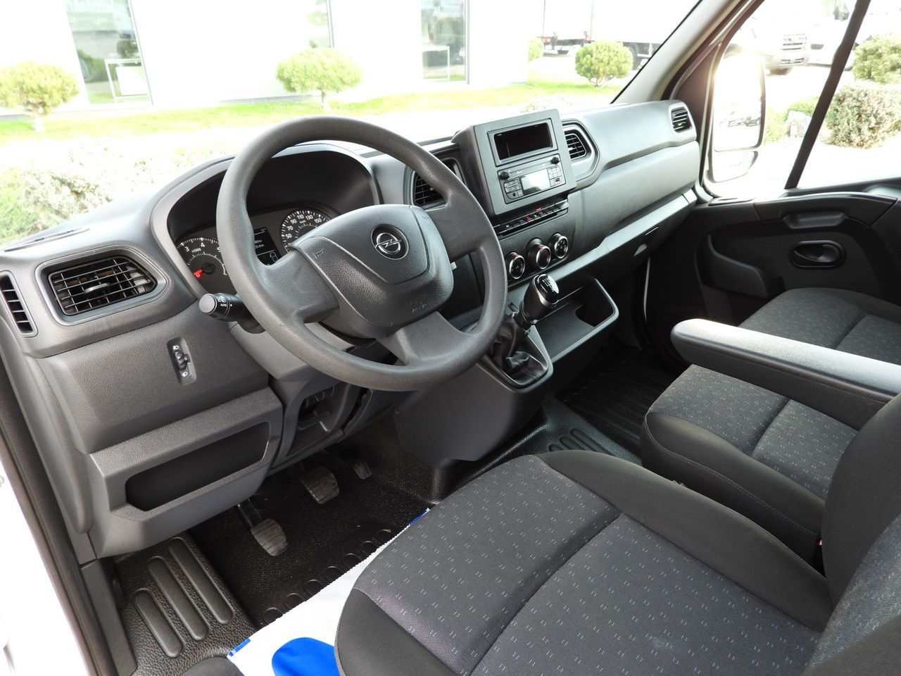 OPEL MOVANO BOX DELIVERY VAN 7 SEATS LED LIGHTS 135HP - Furgón: foto 2 OPEL MOVANO BOX DELIVERY VAN 7 SEATS LED LIGHTS 135HP - Furgón: foto 2