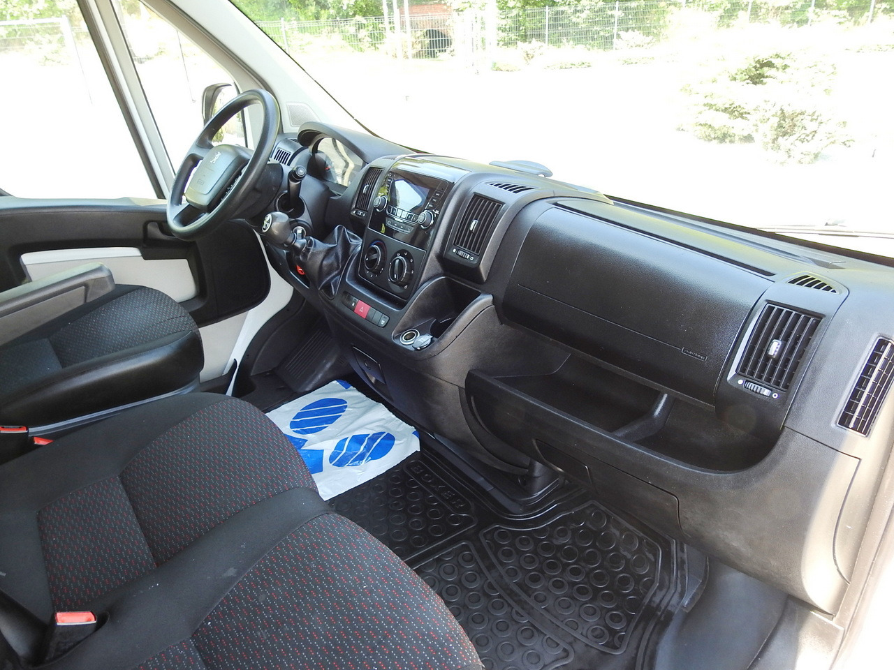 Furgón PEUGEOT BOXER BOX DELIVERY VAN 7 SEATS 110HP: foto 30 Furgón PEUGEOT BOXER BOX DELIVERY VAN 7 SEATS 110HP: foto 30