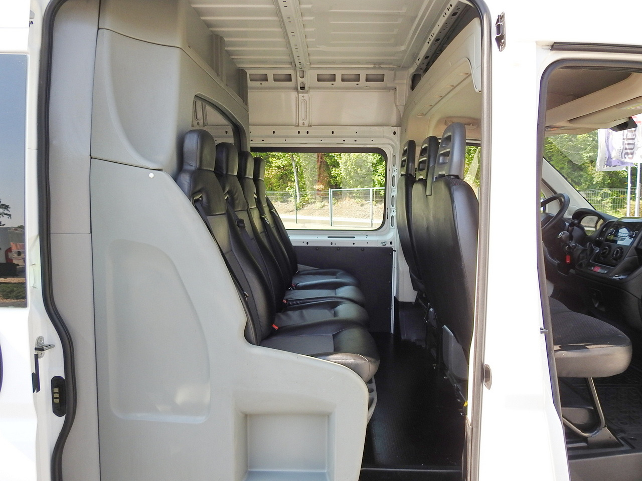 Furgón PEUGEOT BOXER BOX DELIVERY VAN 7 SEATS 110HP: foto 33 Furgón PEUGEOT BOXER BOX DELIVERY VAN 7 SEATS 110HP: foto 33