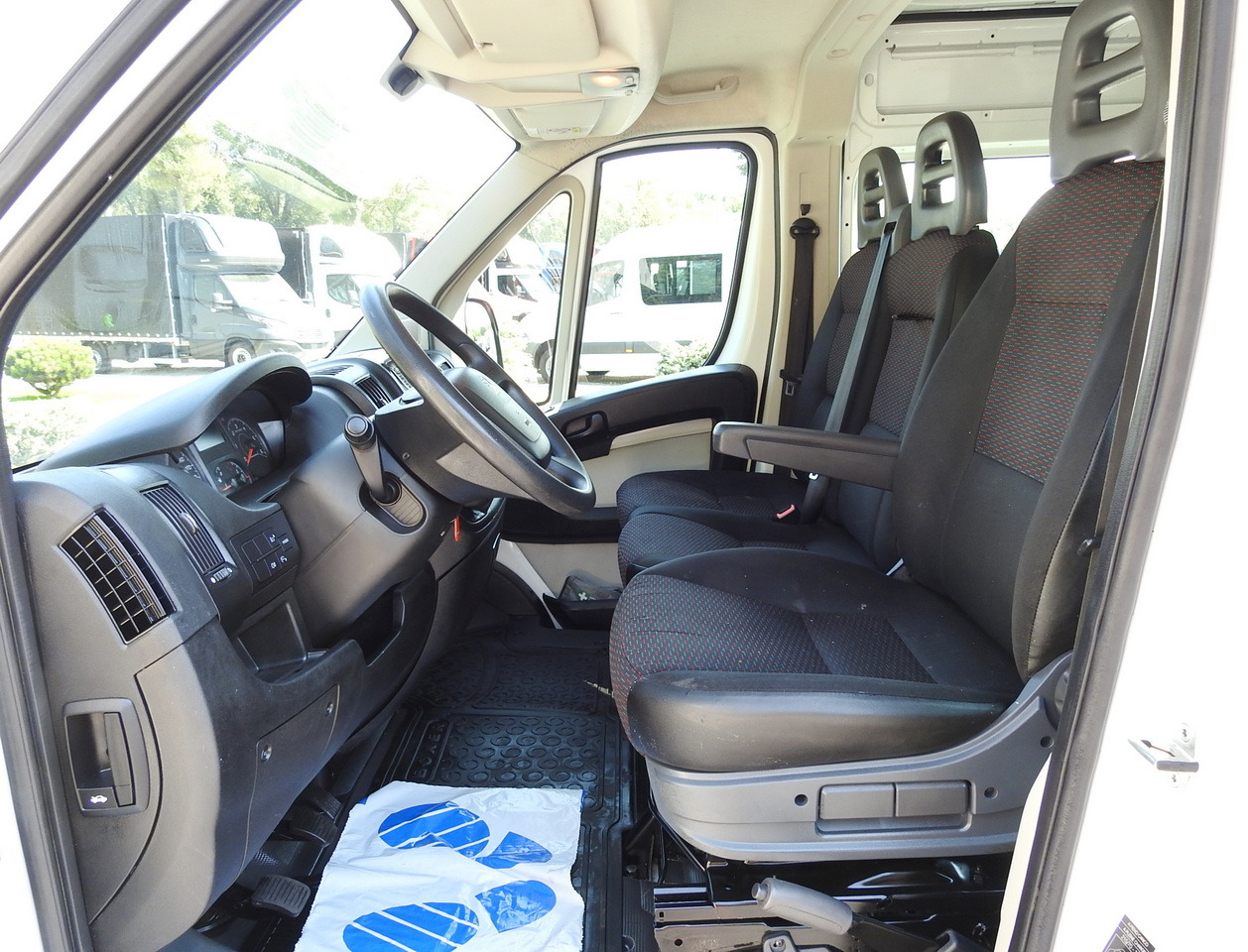 Furgón PEUGEOT BOXER BOX DELIVERY VAN 7 SEATS 110HP: foto 22 Furgón PEUGEOT BOXER BOX DELIVERY VAN 7 SEATS 110HP: foto 22