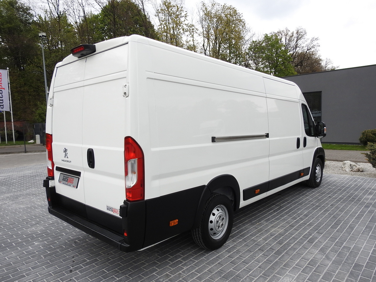 Leasing de PEUGEOT BOXER REFRIGERATOR VAN 0*C CRUISE CONTROL NAVIGATION AIR CONDITIONING 135HP PEUGEOT BOXER REFRIGERATOR VAN 0*C CRUISE CONTROL NAVIGATION AIR CONDITIONING 135HP: foto 14 Leasing de PEUGEOT BOXER REFRIGERATOR VAN 0*C CRUISE CONTROL NAVIGATION AIR CONDITIONING 135HP PEUGEOT BOXER REFRIGERATOR VAN 0*C CRUISE CONTROL NAVIGATION AIR CONDITIONING 135HP: foto 14