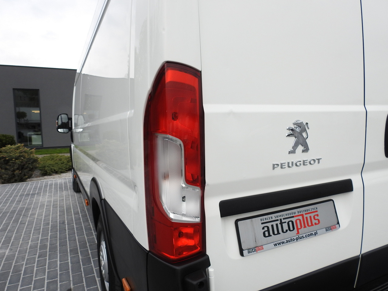 Leasing de PEUGEOT BOXER REFRIGERATOR VAN 0*C CRUISE CONTROL NAVIGATION AIR CONDITIONING 135HP PEUGEOT BOXER REFRIGERATOR VAN 0*C CRUISE CONTROL NAVIGATION AIR CONDITIONING 135HP: foto 16 Leasing de PEUGEOT BOXER REFRIGERATOR VAN 0*C CRUISE CONTROL NAVIGATION AIR CONDITIONING 135HP PEUGEOT BOXER REFRIGERATOR VAN 0*C CRUISE CONTROL NAVIGATION AIR CONDITIONING 135HP: foto 16