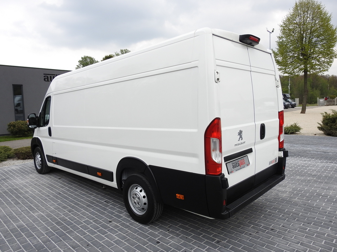 Leasing de PEUGEOT BOXER REFRIGERATOR VAN 0*C CRUISE CONTROL NAVIGATION AIR CONDITIONING 135HP PEUGEOT BOXER REFRIGERATOR VAN 0*C CRUISE CONTROL NAVIGATION AIR CONDITIONING 135HP: foto 10 Leasing de PEUGEOT BOXER REFRIGERATOR VAN 0*C CRUISE CONTROL NAVIGATION AIR CONDITIONING 135HP PEUGEOT BOXER REFRIGERATOR VAN 0*C CRUISE CONTROL NAVIGATION AIR CONDITIONING 135HP: foto 10