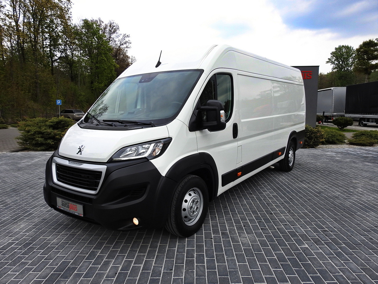 Leasing de PEUGEOT BOXER REFRIGERATOR VAN 0*C CRUISE CONTROL NAVIGATION AIR CONDITIONING 135HP PEUGEOT BOXER REFRIGERATOR VAN 0*C CRUISE CONTROL NAVIGATION AIR CONDITIONING 135HP: foto 19 Leasing de PEUGEOT BOXER REFRIGERATOR VAN 0*C CRUISE CONTROL NAVIGATION AIR CONDITIONING 135HP PEUGEOT BOXER REFRIGERATOR VAN 0*C CRUISE CONTROL NAVIGATION AIR CONDITIONING 135HP: foto 19