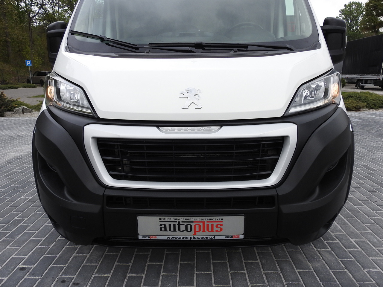 Leasing de PEUGEOT BOXER REFRIGERATOR VAN 0*C CRUISE CONTROL NAVIGATION AIR CONDITIONING 135HP PEUGEOT BOXER REFRIGERATOR VAN 0*C CRUISE CONTROL NAVIGATION AIR CONDITIONING 135HP: foto 15 Leasing de PEUGEOT BOXER REFRIGERATOR VAN 0*C CRUISE CONTROL NAVIGATION AIR CONDITIONING 135HP PEUGEOT BOXER REFRIGERATOR VAN 0*C CRUISE CONTROL NAVIGATION AIR CONDITIONING 135HP: foto 15