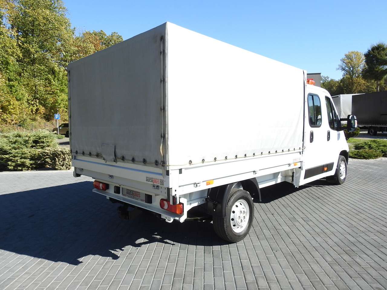 PEUGEOT BOXER STAKE BODY DOUBLE CABIN DOKA 7 SEATS AIR CONDITIONING 140HP - Furgoneta combi: foto 3 PEUGEOT BOXER STAKE BODY DOUBLE CABIN DOKA 7 SEATS AIR CONDITIONING 140HP - Furgoneta combi: foto 3