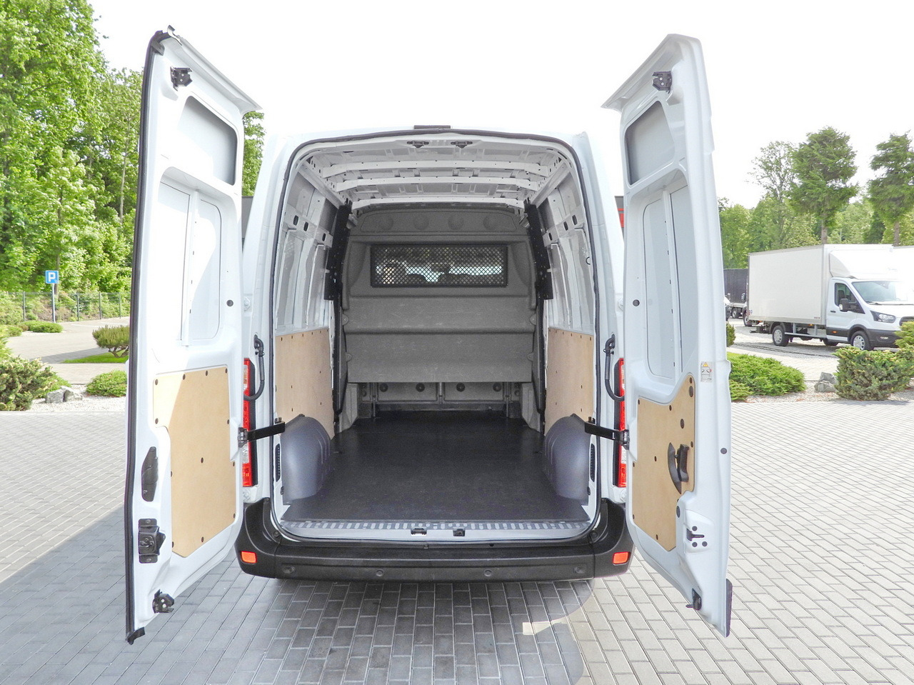 Furgón RENAULT MASTER BOX DELIVERY VAN 7 SEATS CRUISE CONTROL NAVIGATION LED LIGHTS AIR CONDITIONING 140HP: foto 12 Furgón RENAULT MASTER BOX DELIVERY VAN 7 SEATS CRUISE CONTROL NAVIGATION LED LIGHTS AIR CONDITIONING 140HP: foto 12