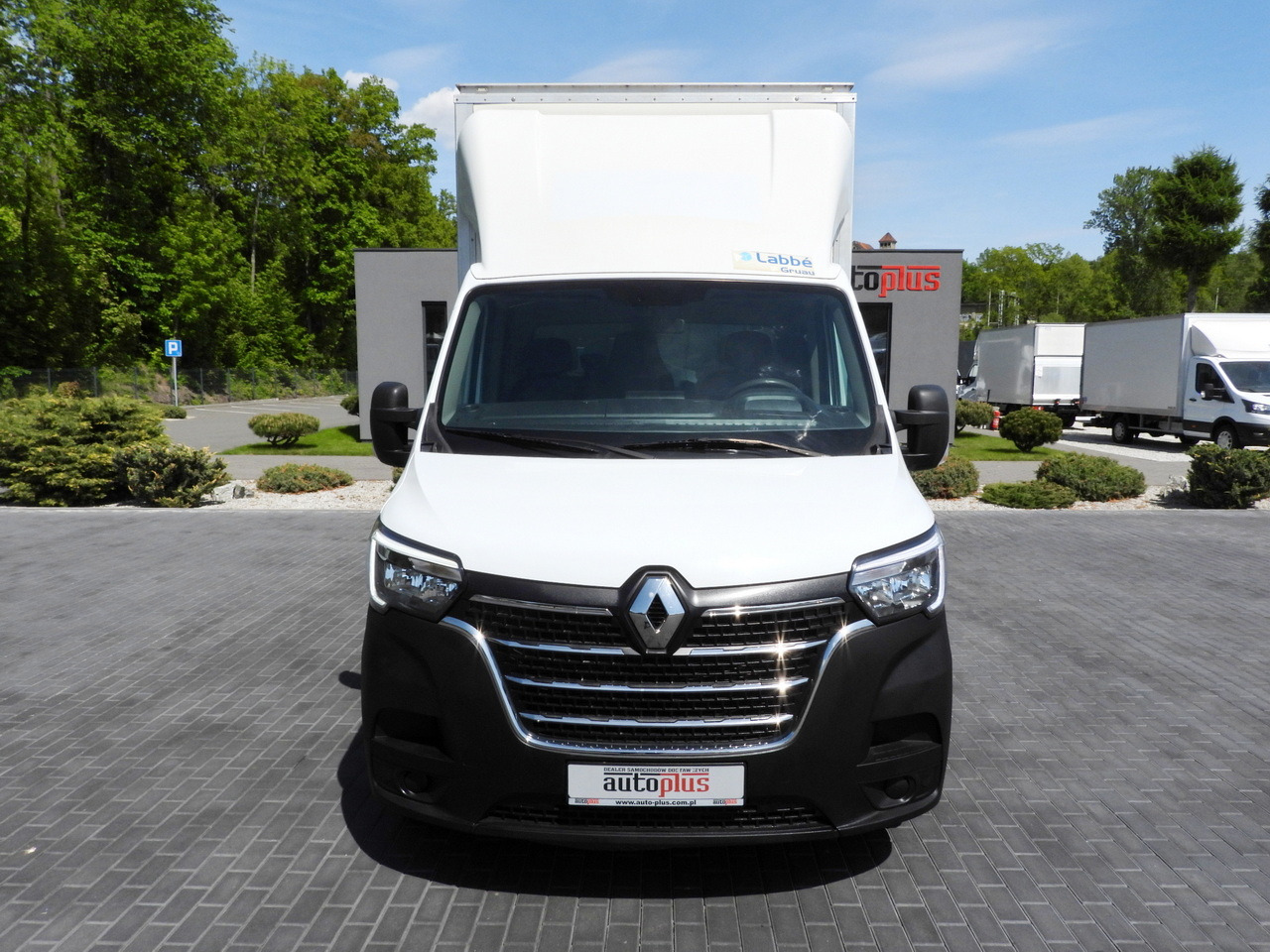 RENAULT MASTER BOX LIFT 8 PALLETS CRUISE CONTROL NAVIGATION LED LIGHTS TWIN WHEELS AIR CONDITIONING 145HP - Furgoneta caja cerrada: foto 5 RENAULT MASTER BOX LIFT 8 PALLETS CRUISE CONTROL NAVIGATION LED LIGHTS TWIN WHEELS AIR CONDITIONING 145HP - Furgoneta caja cerrada: foto 5