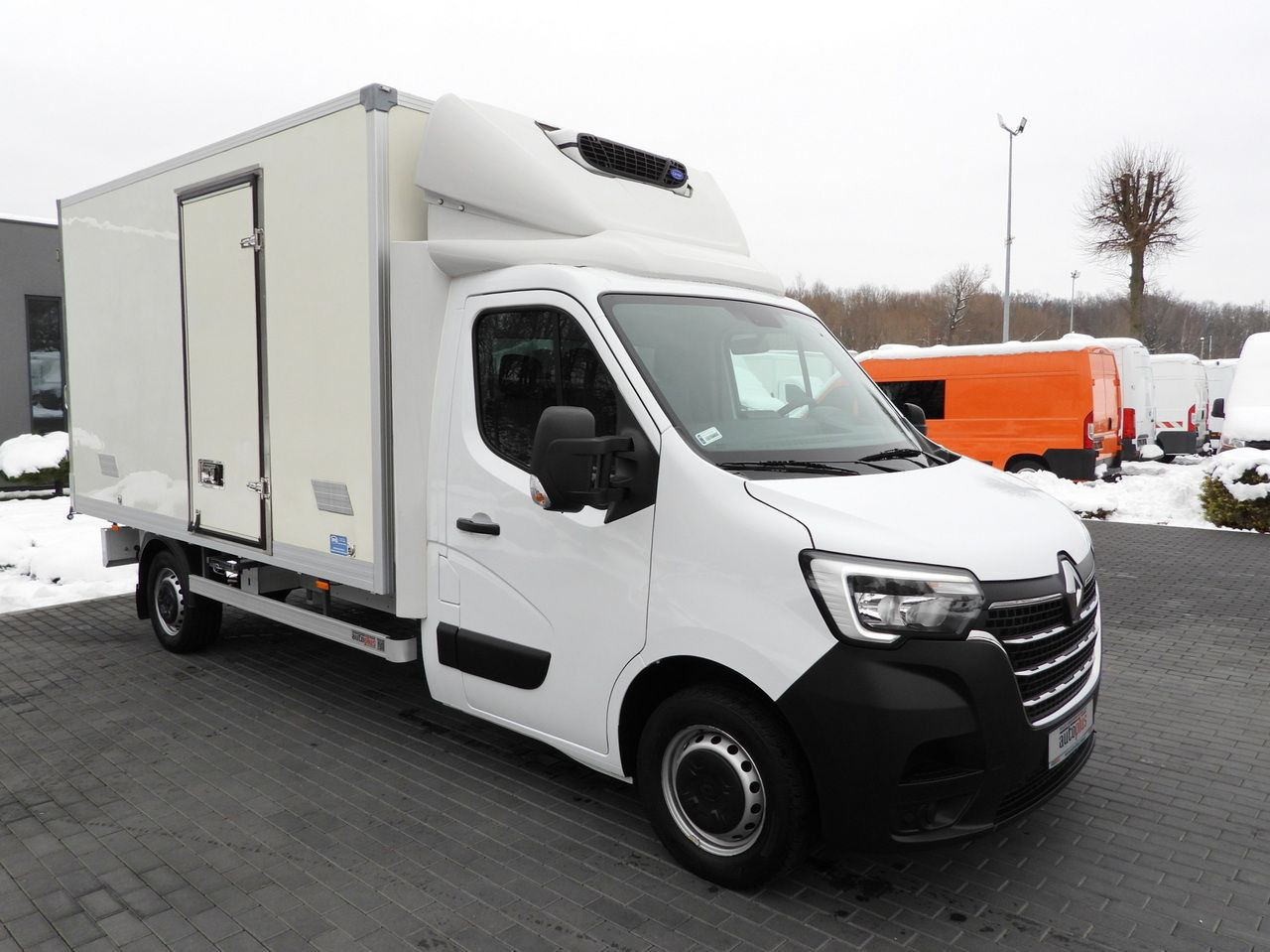 RENAULT MASTER REGRIGERATOR BOX 0*C LED LIGHTS AIR CONDITIONING 165HP - Furgoneta frigorifica: foto 4 RENAULT MASTER REGRIGERATOR BOX 0*C LED LIGHTS AIR CONDITIONING 165HP - Furgoneta frigorifica: foto 4