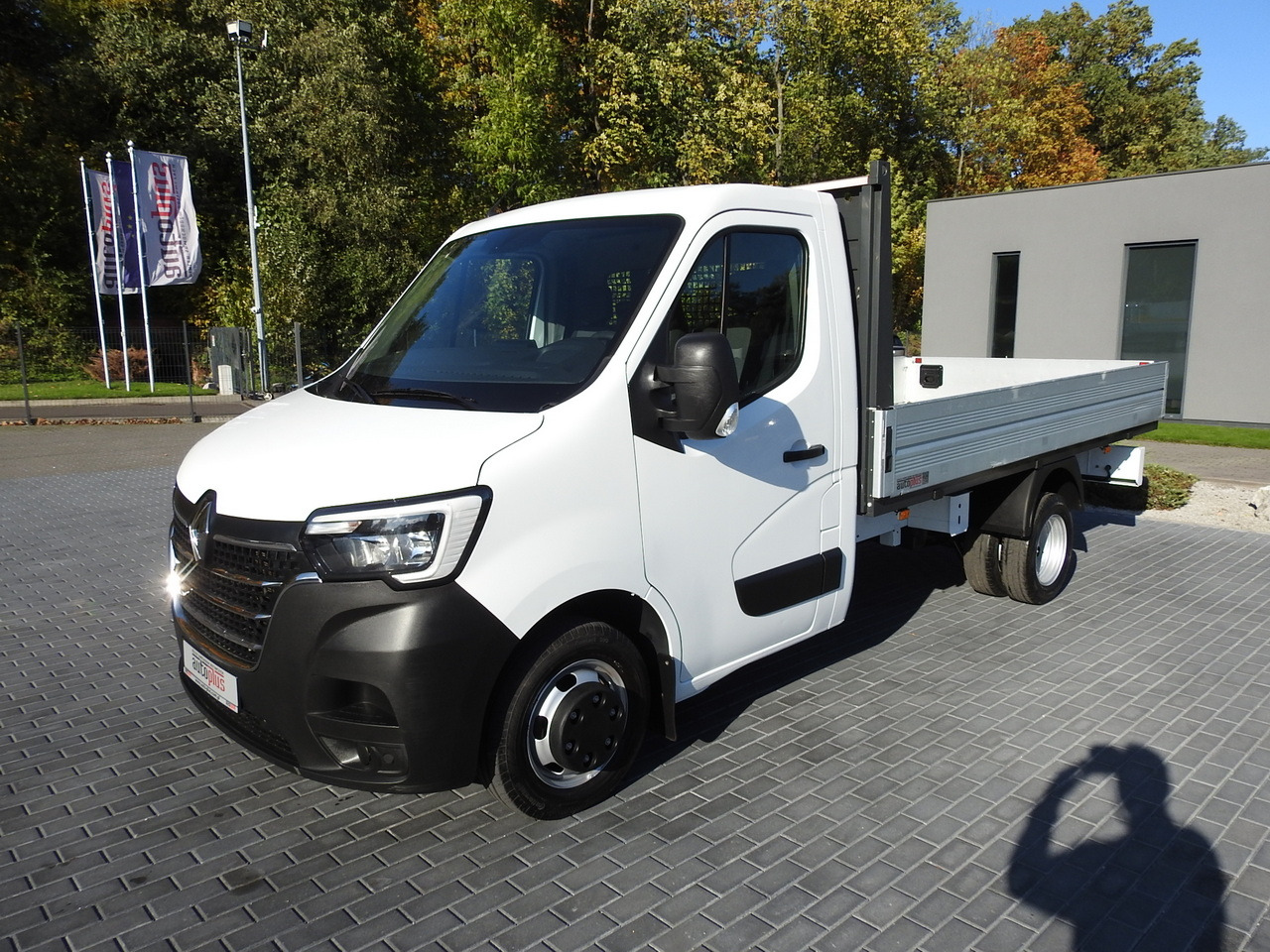 Furgoneta caja abierta RENAULT MASTER STAKE BODY CRUISE CONTROL AIR CONDITIONING LED LIGHTS TWIN WHEELS  130HP: foto 6 Furgoneta caja abierta RENAULT MASTER STAKE BODY CRUISE CONTROL AIR CONDITIONING LED LIGHTS TWIN WHEELS  130HP: foto 6