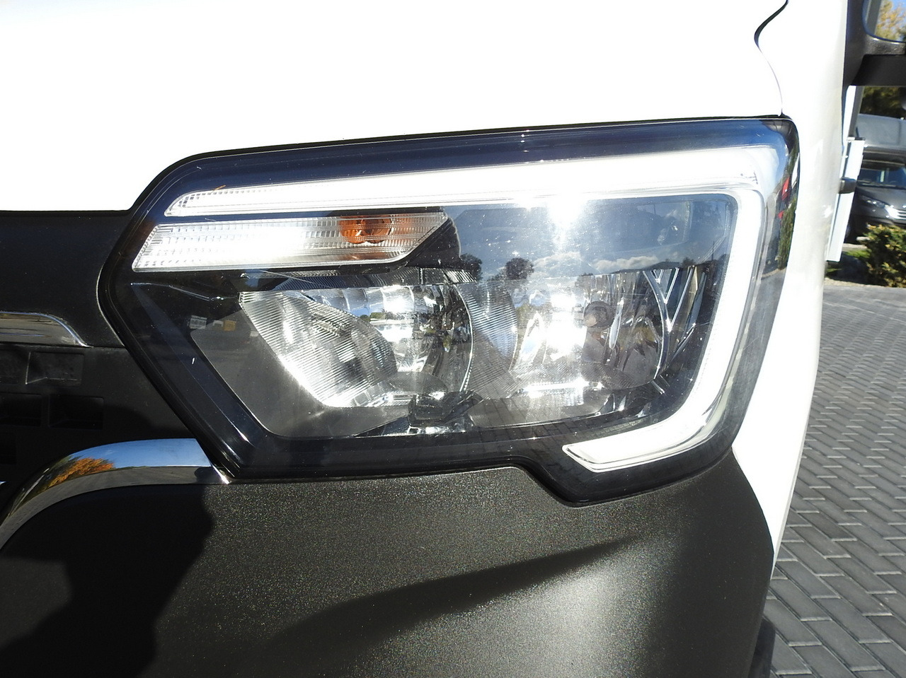 Furgoneta caja abierta RENAULT MASTER STAKE BODY CRUISE CONTROL AIR CONDITIONING LED LIGHTS TWIN WHEELS  130HP: foto 18 Furgoneta caja abierta RENAULT MASTER STAKE BODY CRUISE CONTROL AIR CONDITIONING LED LIGHTS TWIN WHEELS  130HP: foto 18