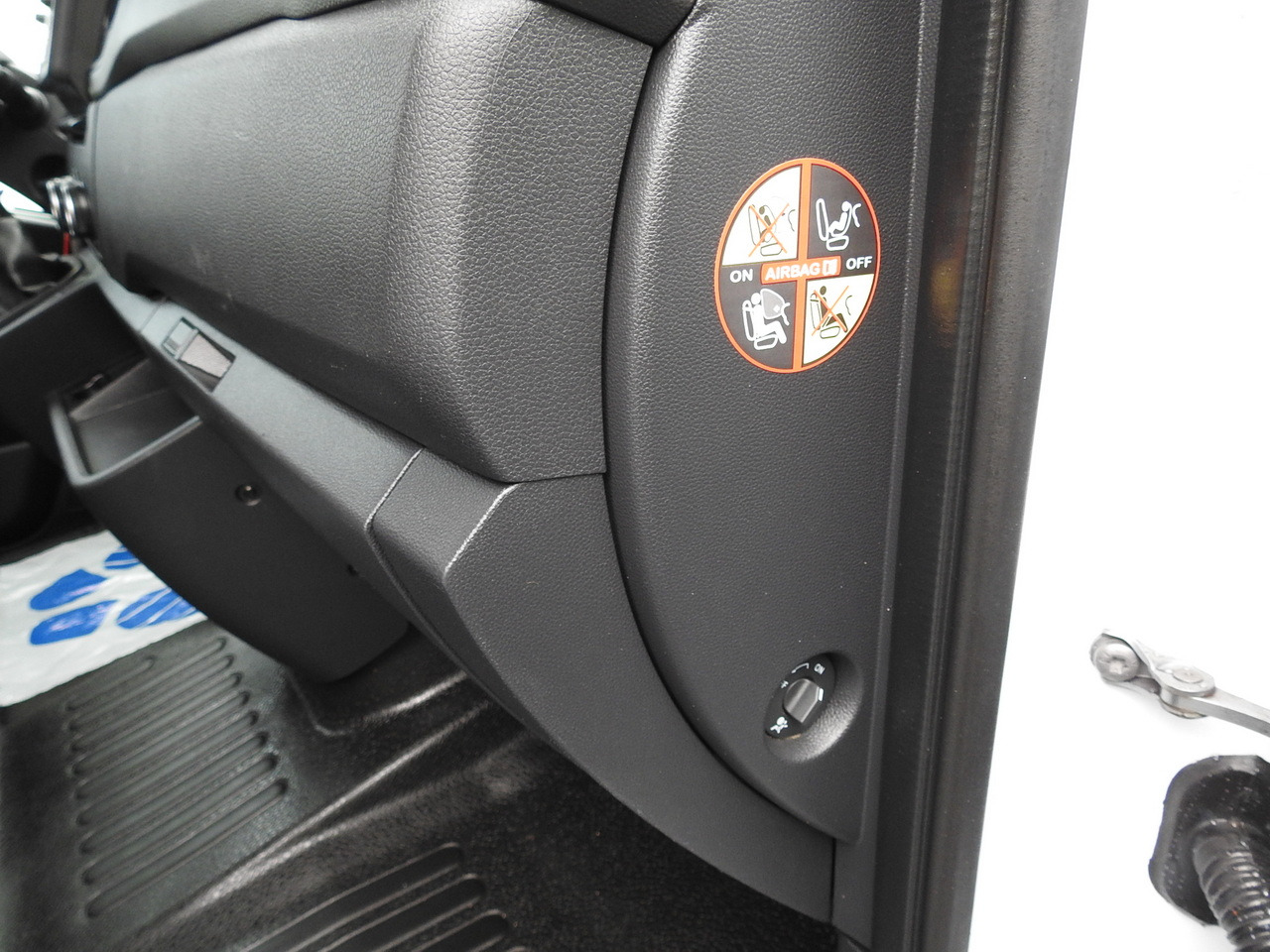 Furgoneta caja abierta RENAULT MASTER STAKE BODY CRUISE CONTROL AIR CONDITIONING LED LIGHTS TWIN WHEELS  130HP: foto 30 Furgoneta caja abierta RENAULT MASTER STAKE BODY CRUISE CONTROL AIR CONDITIONING LED LIGHTS TWIN WHEELS  130HP: foto 30