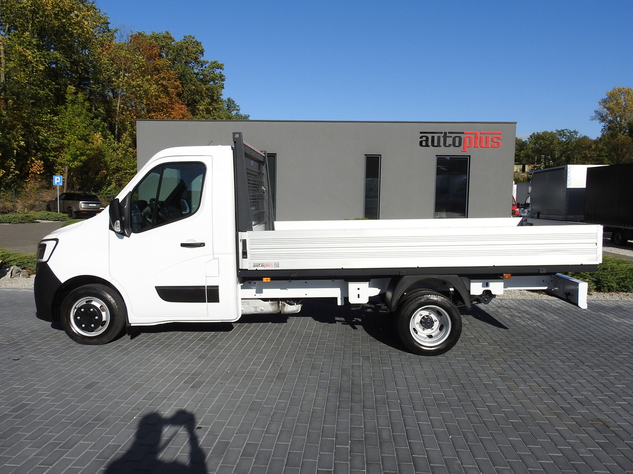 Furgoneta caja abierta RENAULT MASTER STAKE BODY CRUISE CONTROL AIR CONDITIONING LED LIGHTS TWIN WHEELS  130HP: foto 8 Furgoneta caja abierta RENAULT MASTER STAKE BODY CRUISE CONTROL AIR CONDITIONING LED LIGHTS TWIN WHEELS  130HP: foto 8