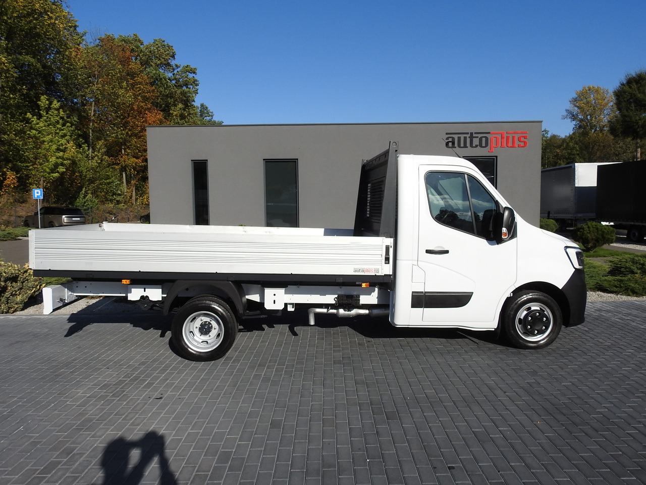 Furgoneta caja abierta RENAULT MASTER STAKE BODY CRUISE CONTROL AIR CONDITIONING LED LIGHTS TWIN WHEELS  130HP: foto 7 Furgoneta caja abierta RENAULT MASTER STAKE BODY CRUISE CONTROL AIR CONDITIONING LED LIGHTS TWIN WHEELS  130HP: foto 7