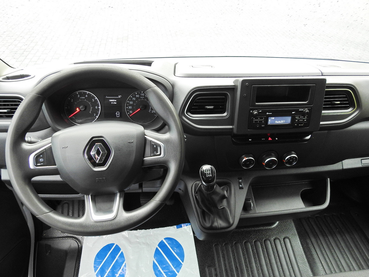 Furgoneta caja abierta RENAULT MASTER STAKE BODY CRUISE CONTROL AIR CONDITIONING LED LIGHTS TWIN WHEELS  130HP: foto 23 Furgoneta caja abierta RENAULT MASTER STAKE BODY CRUISE CONTROL AIR CONDITIONING LED LIGHTS TWIN WHEELS  130HP: foto 23