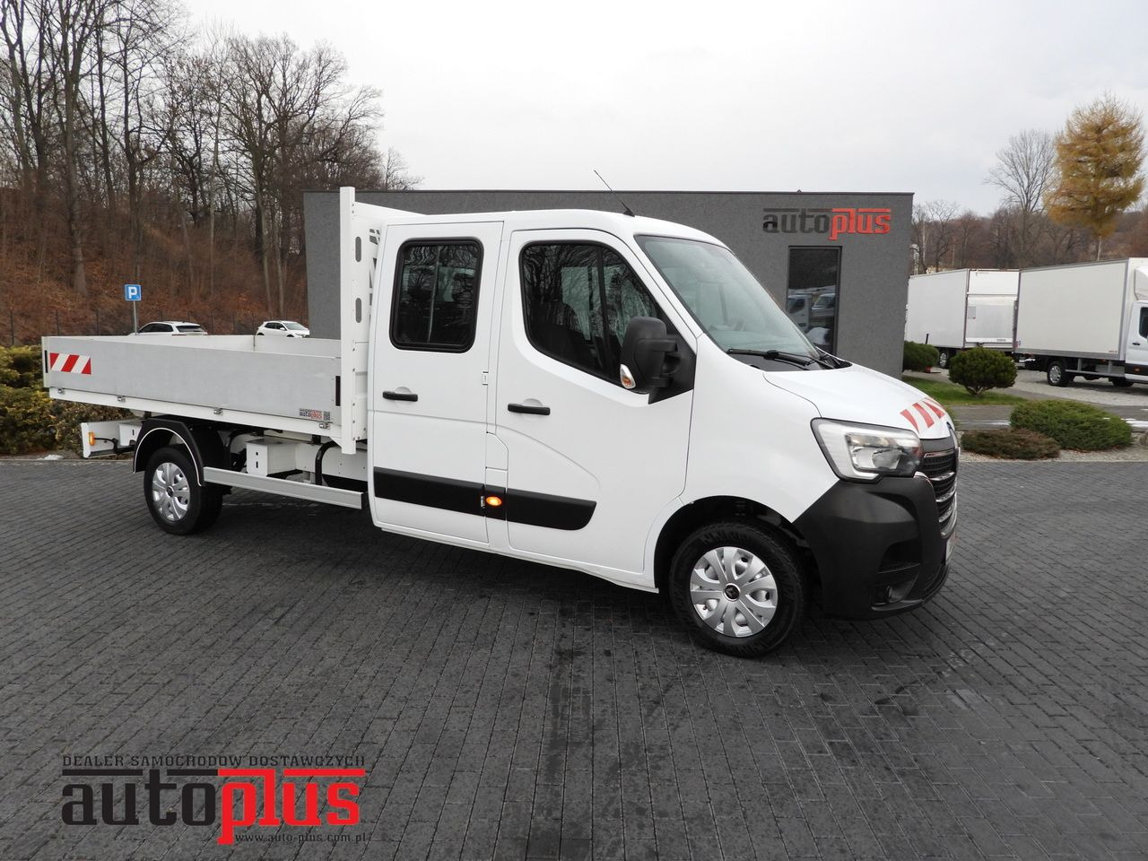 RENAULT MASTER STAKE BODY DOUBLE CABIN DOKA 6 SEATS CRUISE CONTROL NAVIGATION LED LIGHTS AIR CONDITIONING 150HP - Furgoneta combi: foto 1 RENAULT MASTER STAKE BODY DOUBLE CABIN DOKA 6 SEATS CRUISE CONTROL NAVIGATION LED LIGHTS AIR CONDITIONING 150HP - Furgoneta combi: foto 1